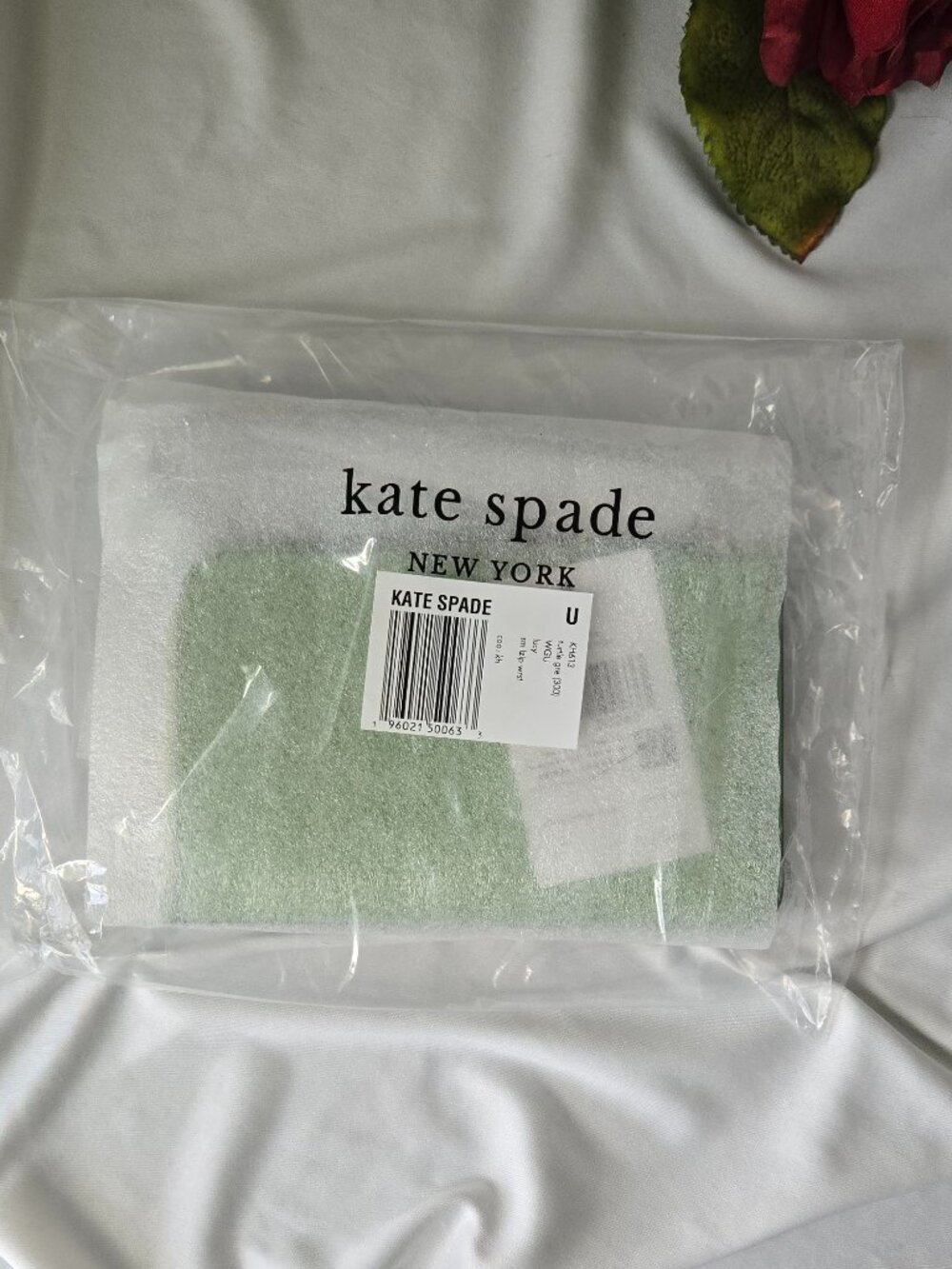 Kate Spade Lucy Small Zip Wristlet -Turtle Green - Picture 5 of 5